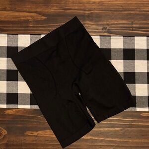 Instant Shaping large shapewear shorts